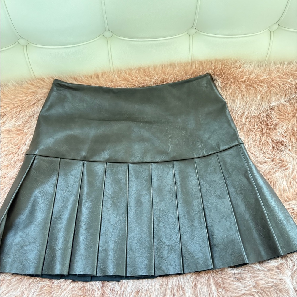 Like-new!  faux leather Mini Skater Skirt with Pleats